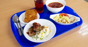 Столовая завода "Тонар".