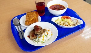 Столовая завода "Тонар".