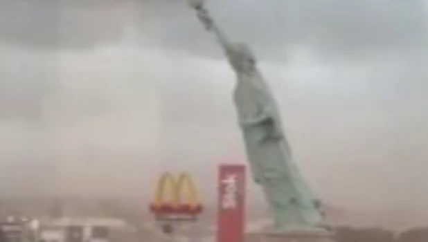 Бразильская статуя Свободы рухнула из-за сильного ветра.