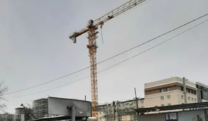 Башенный кран на ЦУМе. 