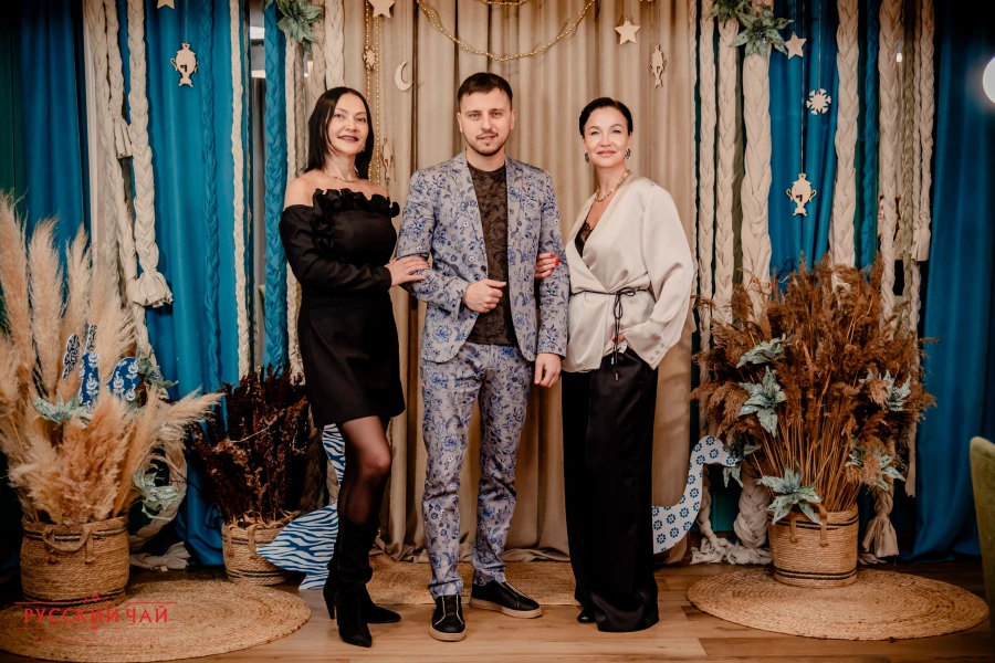 СЕО‑специалист Оксана Басс, стратег Дмитрий Костин и управляющая Ирина Чернорай.