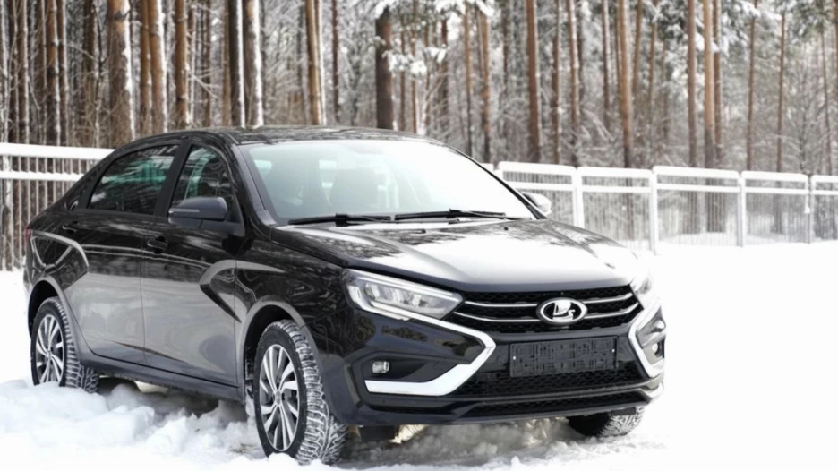 Lada Aura.