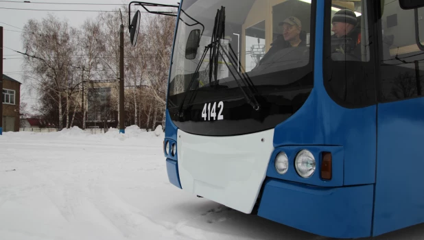 Троллейбус.