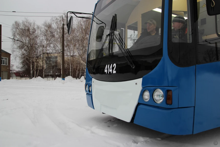 Троллейбус.