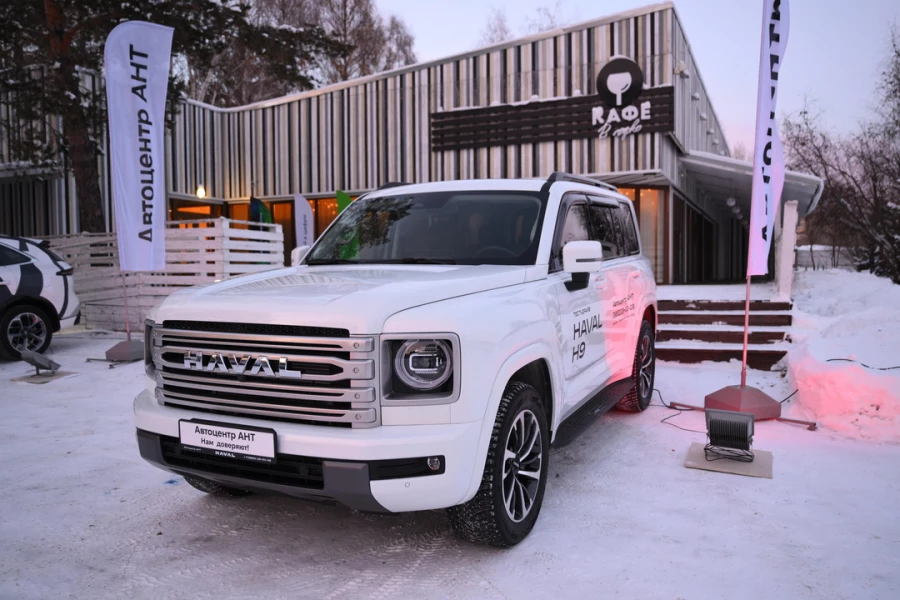 Церемония награждения премии «Менеджер года – 2025». Выставка автомобилей от автоцентра АНТ.