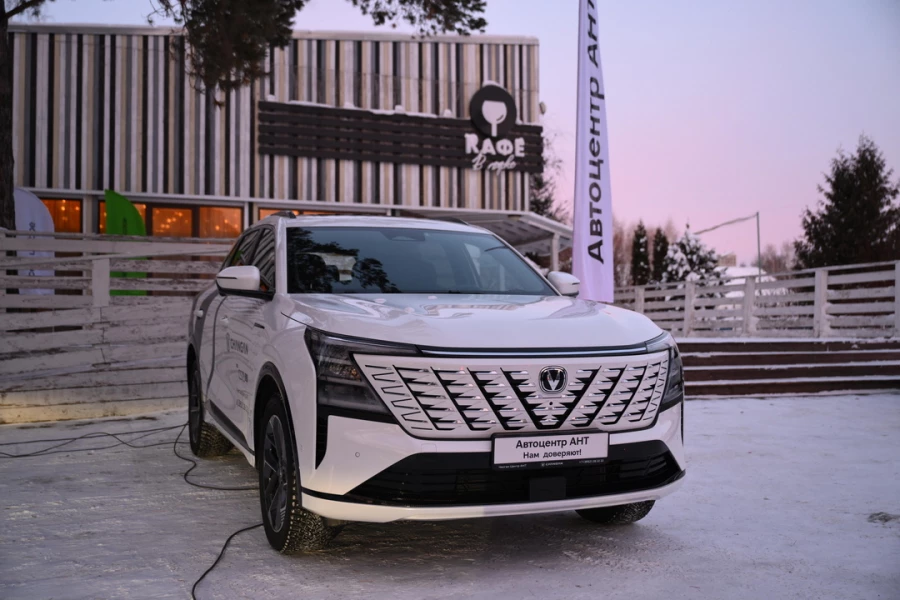 Церемония награждения премии «Менеджер года – 2025». Выставка автомобилей от автоцентра АНТ.