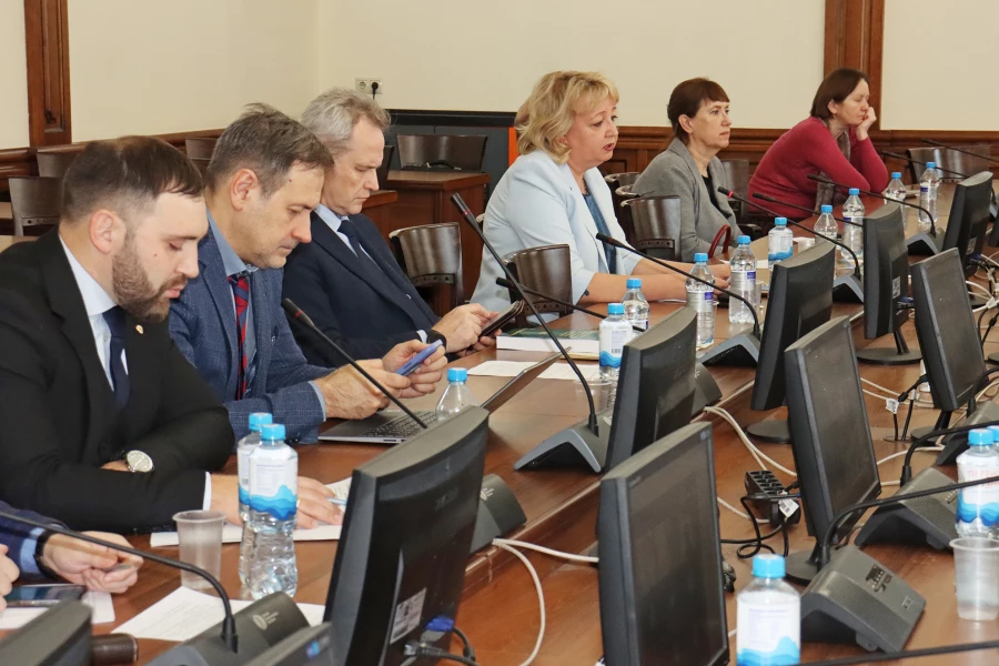 Ученые НОЦ алтаистики и тюркологии «Большой Алтай» подвели
итоги работы за год и обсудили планы на будущее