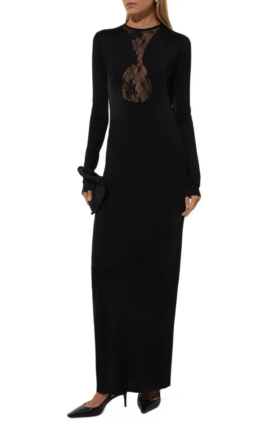 Платье с кружевом, 99 500 рублей. 