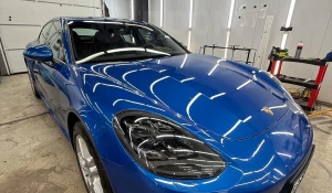 В Барнауле продают черноглазого Porsche за 8 млн рублей.