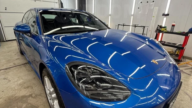 В Барнауле продают черноглазого Porsche за 8 млн рублей.