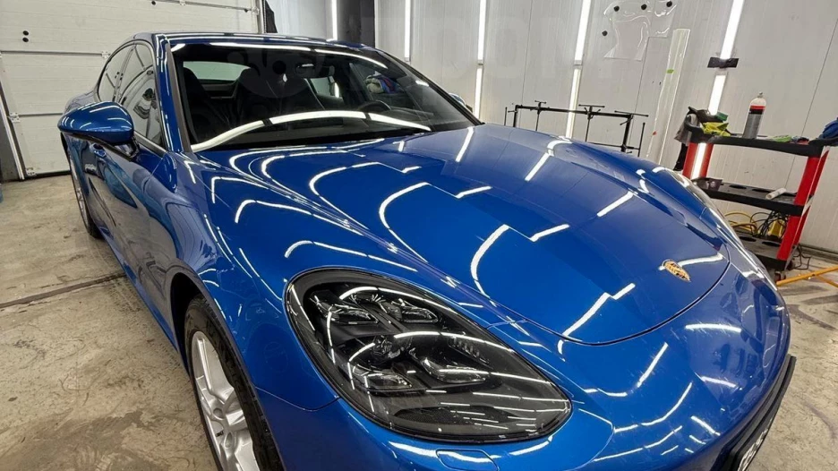 В Барнауле продают черноглазого Porsche за 8 млн рублей.