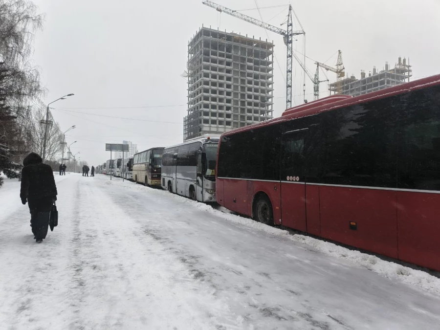 Автобусы на площади Советов