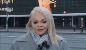 Лариса Долина.