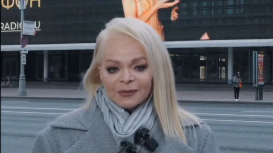 Лариса Долина.