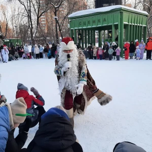 Барнаульцы на новогодней программе в парке «Изумрудный».