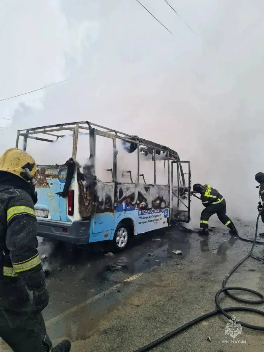 Барнаульская маршрутка №54 сгорела.