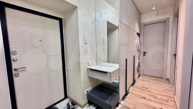 Квартиру с видом на розовый замок продают в Барнауле за 14 млн рублей.