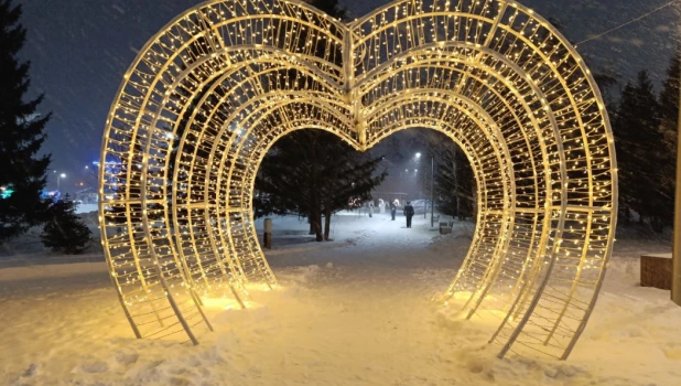 Центральный район Барнаула в шаге от Нового года.