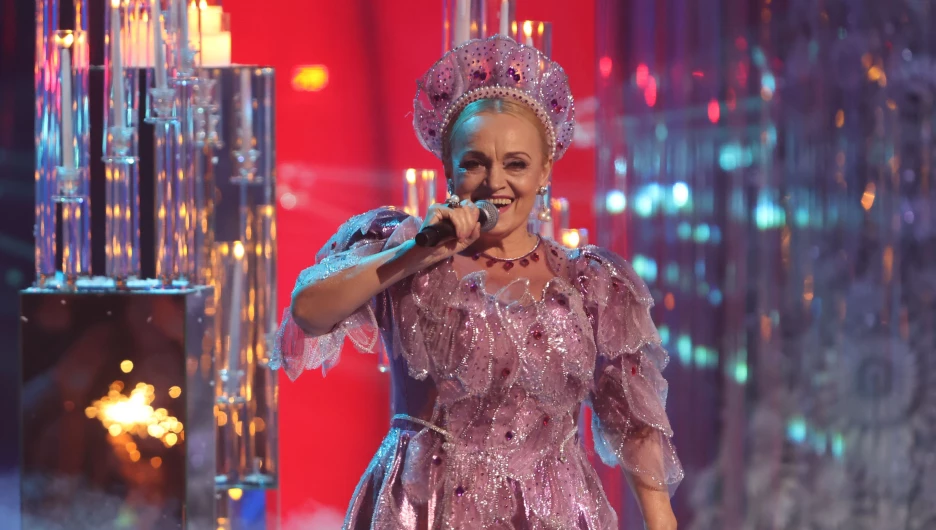 "Новогодняя ночь на Первом".
