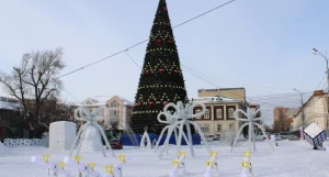 Новогодний городок на площади Свободы продолжают оформлять.