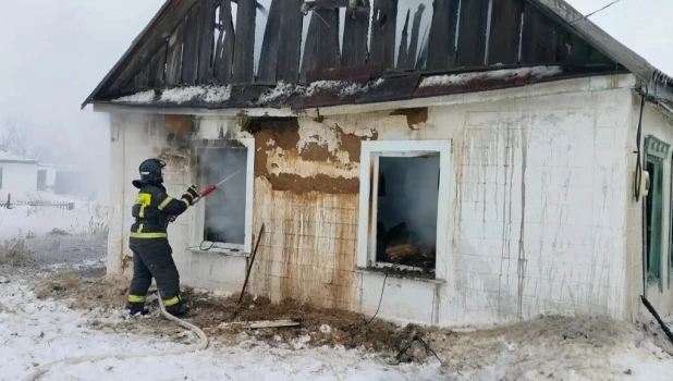  В селе Алтайское Табунского района мужчина погиб на пожаре.
