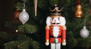 Елочные игрушки. Новогодняя елка. Новый год.