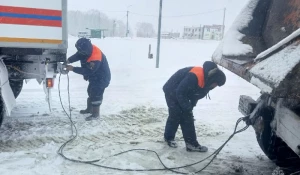 Спасатели вызволили из снежного плена автомобили на алтайских трассах