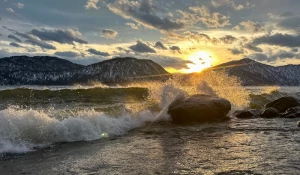 Закат над Телецким озером. 