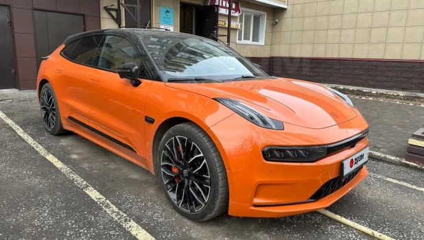 Zeekr 001 продают в Барнауле за 4,5 млн рублей.