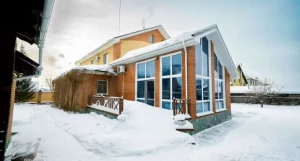 В Барнауле продают коттедж за 33 млн рублей.