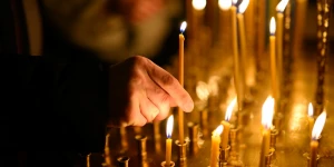 Свечи в церкви.