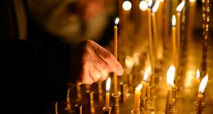 Свечи в церкви.