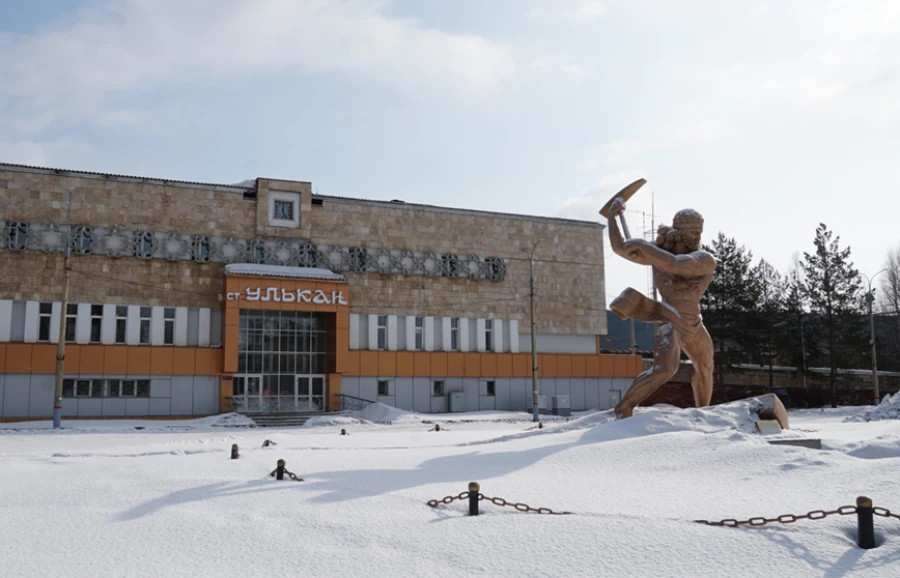 Станцию Улькан строила Азербайджанская ССР, здесь начинается автодублер БАМа.