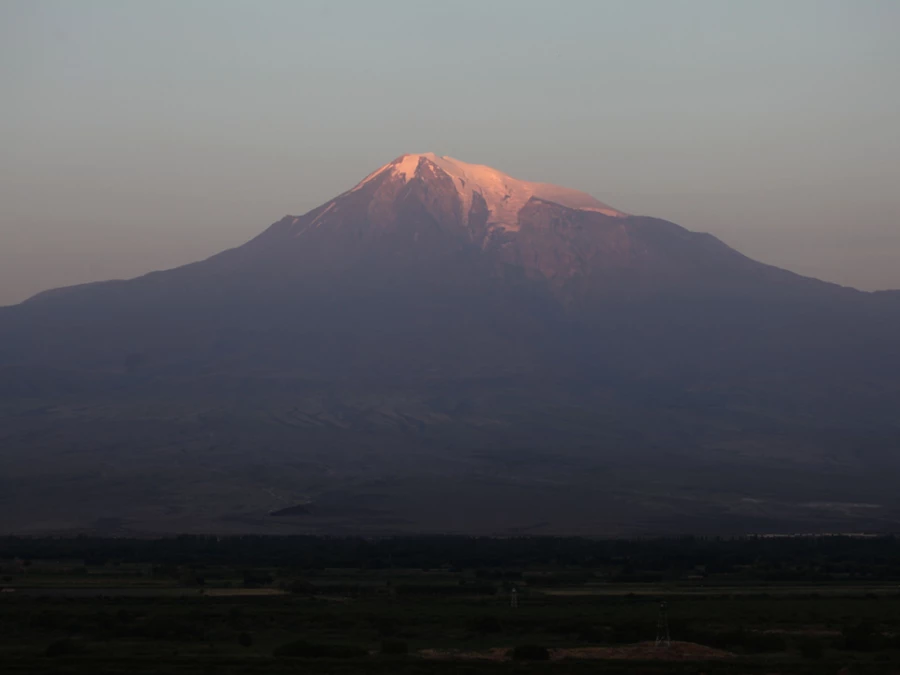 Армения,  рассвет, Арарат. 