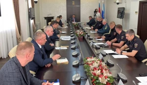 Обустройство Крещенского городка на реке Обь в районе Нового моста.