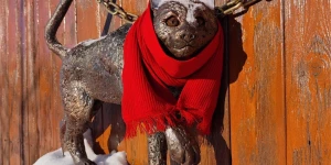 Статуи животных в барнаульском зоопарке.