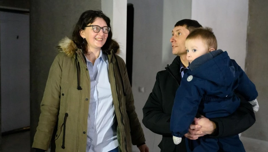 ГК «Союз» вручила ключи от новых квартир своим лучшим сотрудникам.