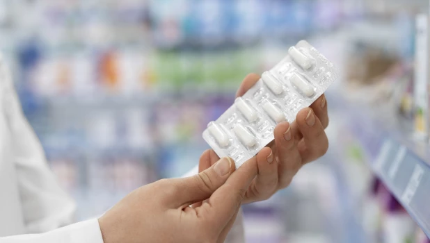 Аптека. Лекарства. Фармацевт.