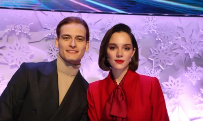 Медведева с женихом в жюри, а Трусова с сыном на льду: фото с премьеры юбилейного сезона 