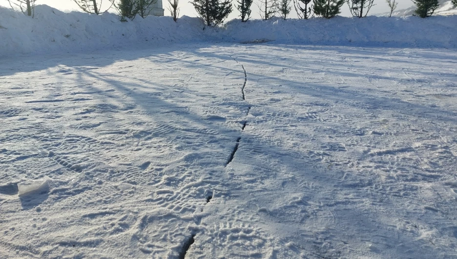 Треснувший лед на Оби, 19 января 2026. 