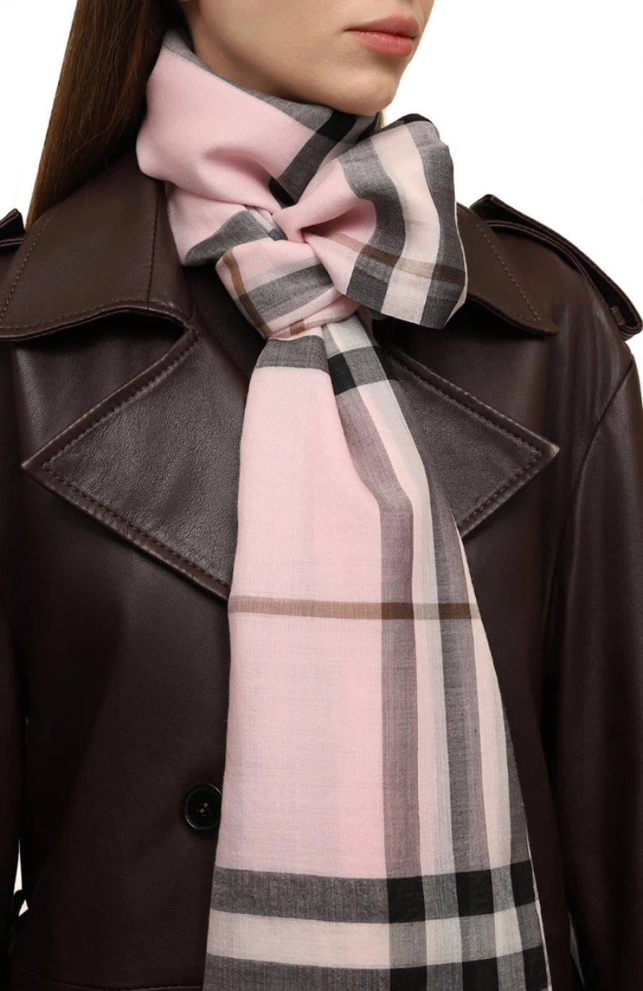 Шарф из шерсти и шелка, 57 700 рублей.