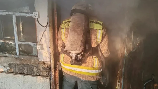 На пожаре в Рубцовске погиб человек