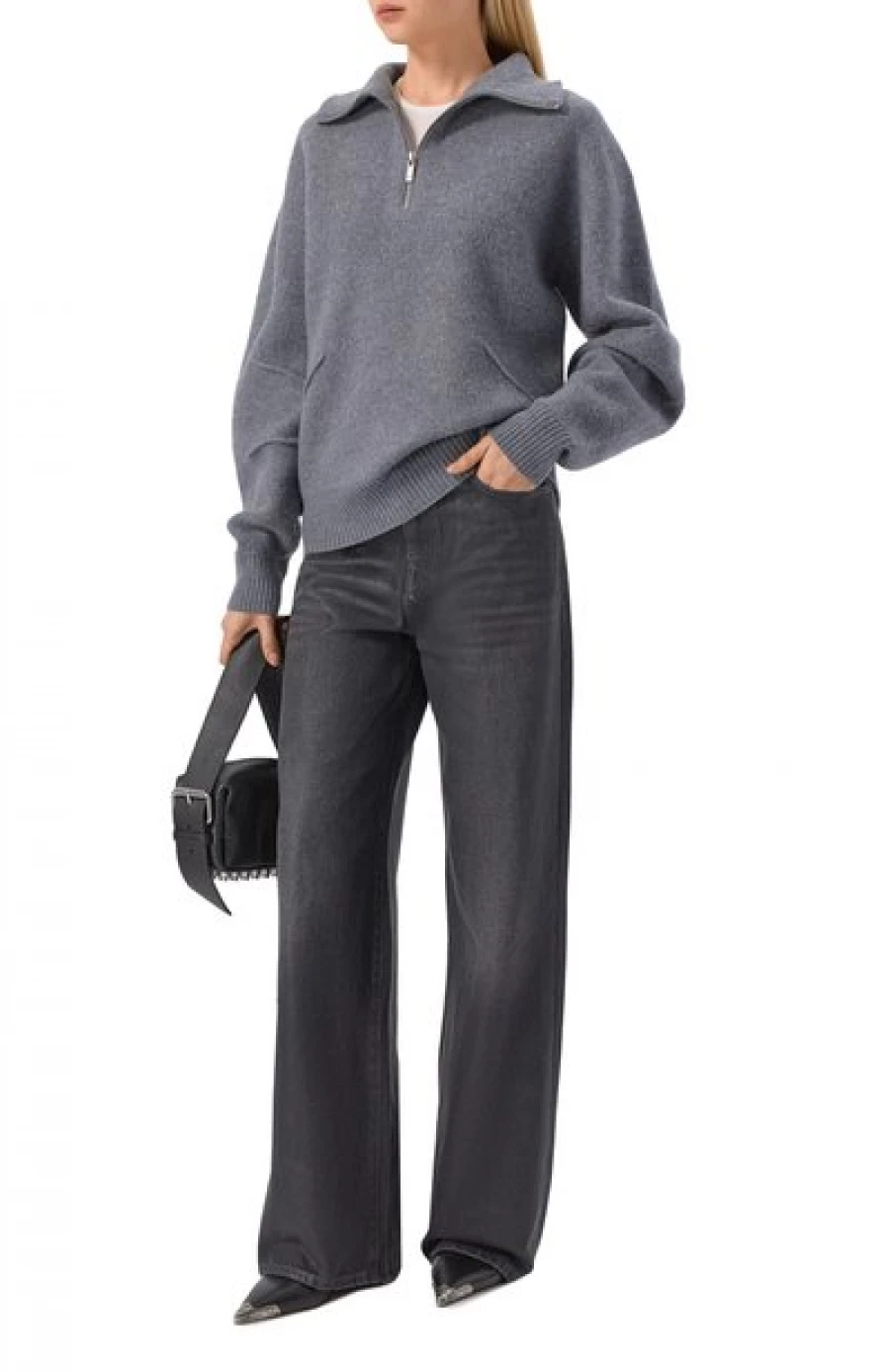 Серый полусвитер, 49 400 рублей. 