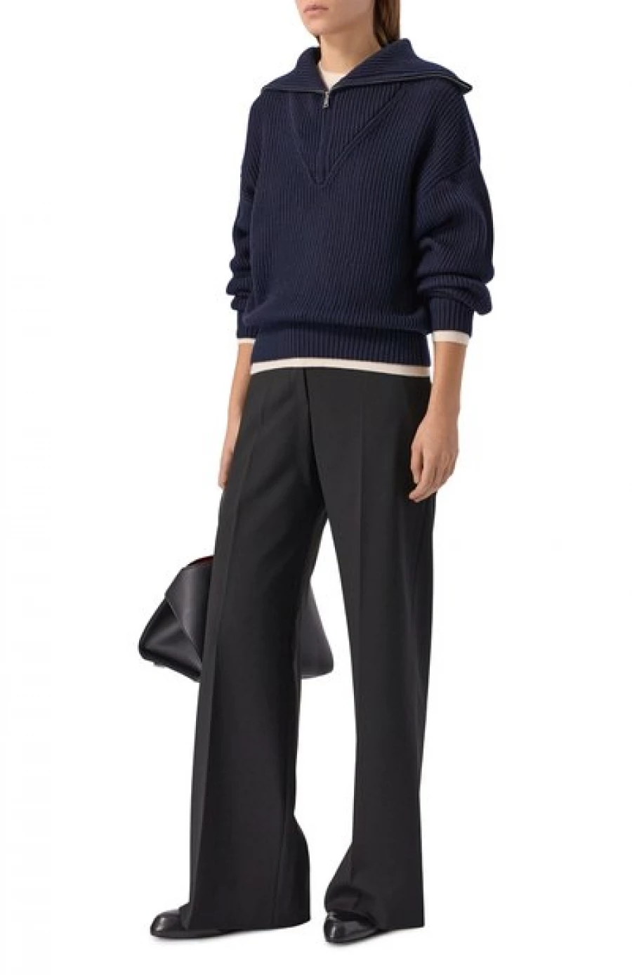 Темно-синий полусвитер, 55 750 рублей. 