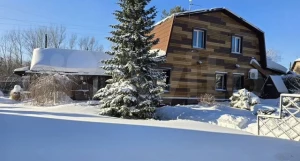 Дача на живописной набережной в Барнауле.