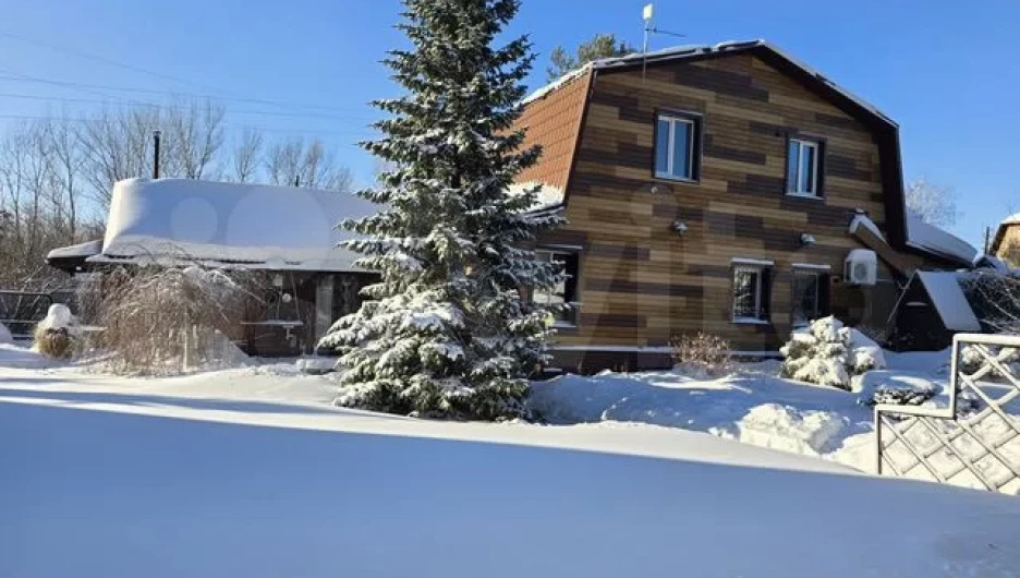 Дача на живописной набережной в Барнауле.