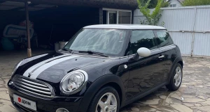 MINI Hatch продают в Барнауле.