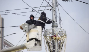 Новогодний городок разбирают в Барнауле, январь 2026.  