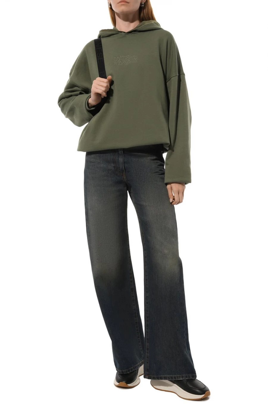 Хлопковое худи цвета хаки, 14 050 рублей.