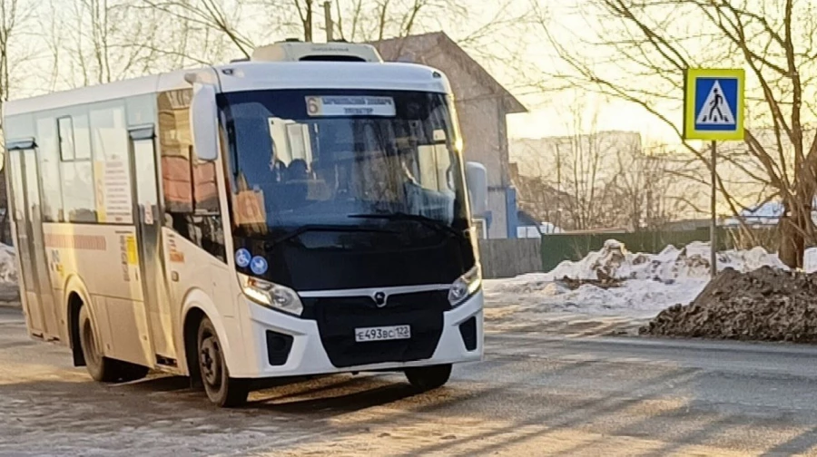 Автобус №6 в Барнауле. 